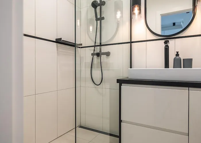 Q4apartments *