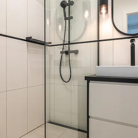 Q4apartments *